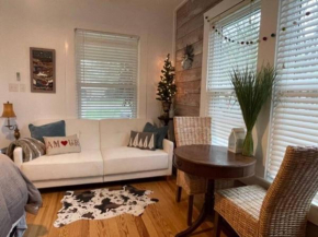 Newly remodeled studio near downtown Brenham